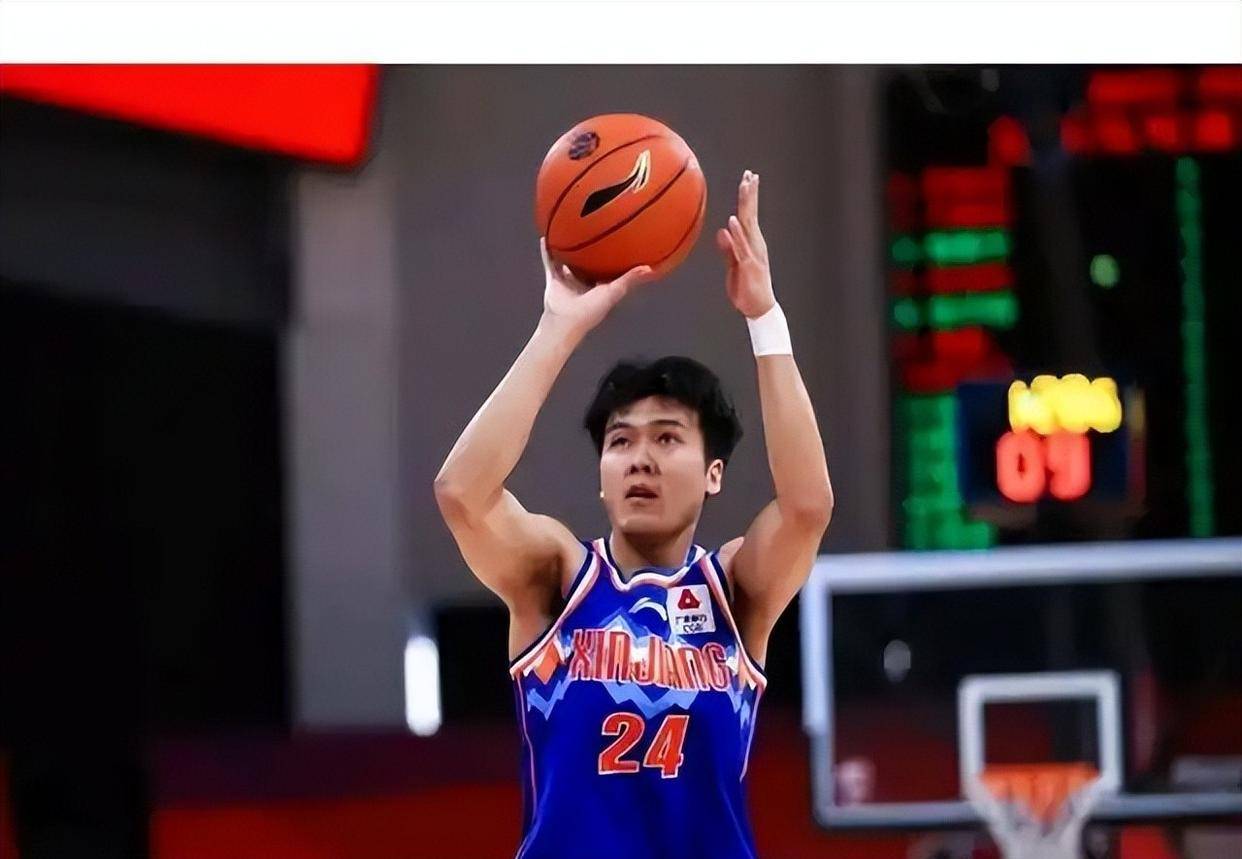 星空体育-黄荣奇15分广东胜福建孙铭徽16+18广厦胜四川(孙铭徽球员个人简介)